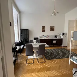 Love, Peace & Easy Living Apartament